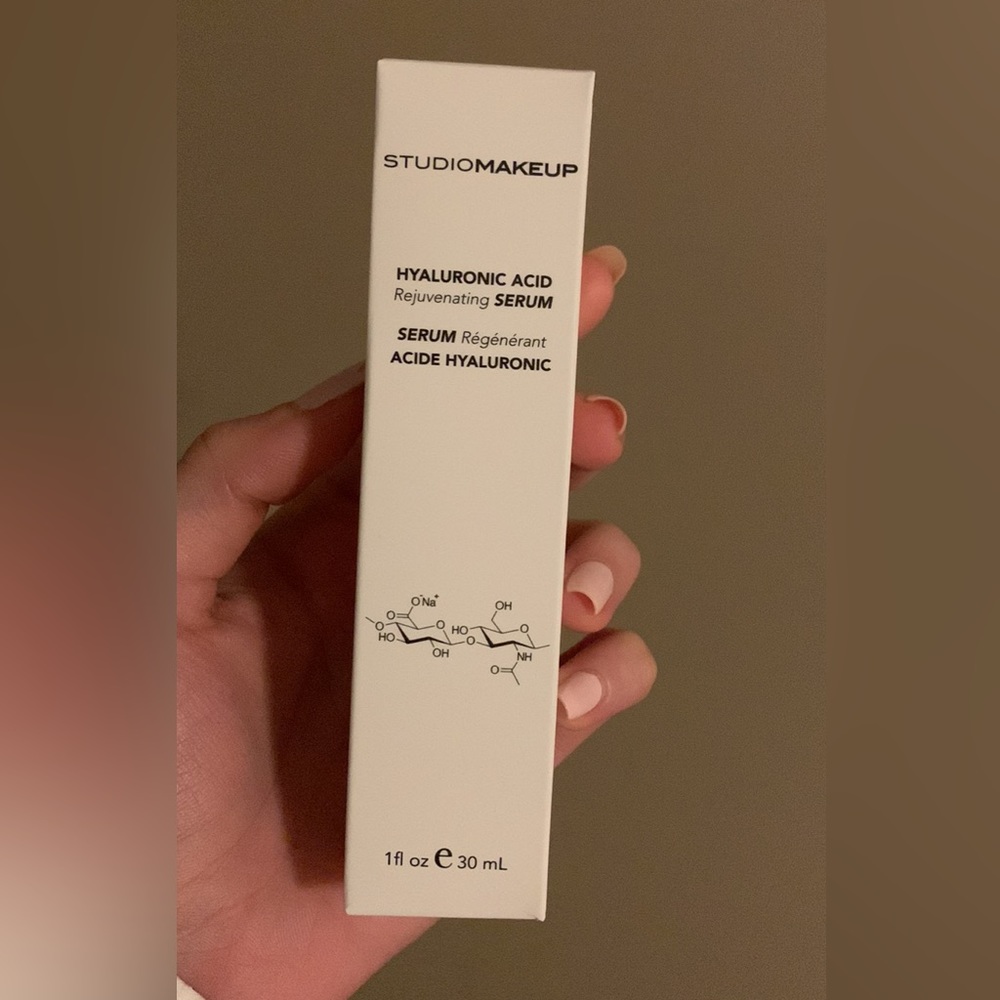 Hyaluronic acid serum